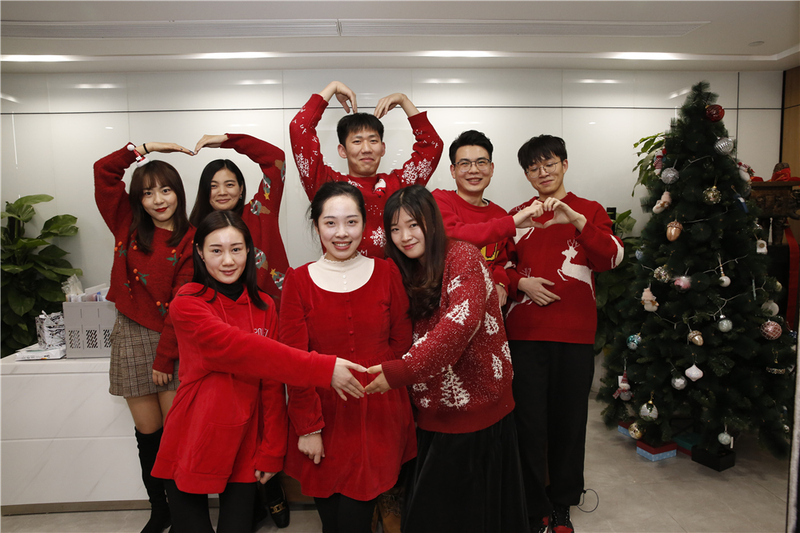 優景公司舉辦圣誕節交換禮物活動