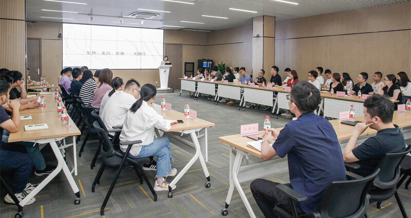 凝聚嘉彰,共創(chuàng)輝煌--2021優(yōu)景管理層年中會(huì)議